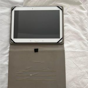 Samsung Galaxy Tab 4 10.1in 16gb tablet.